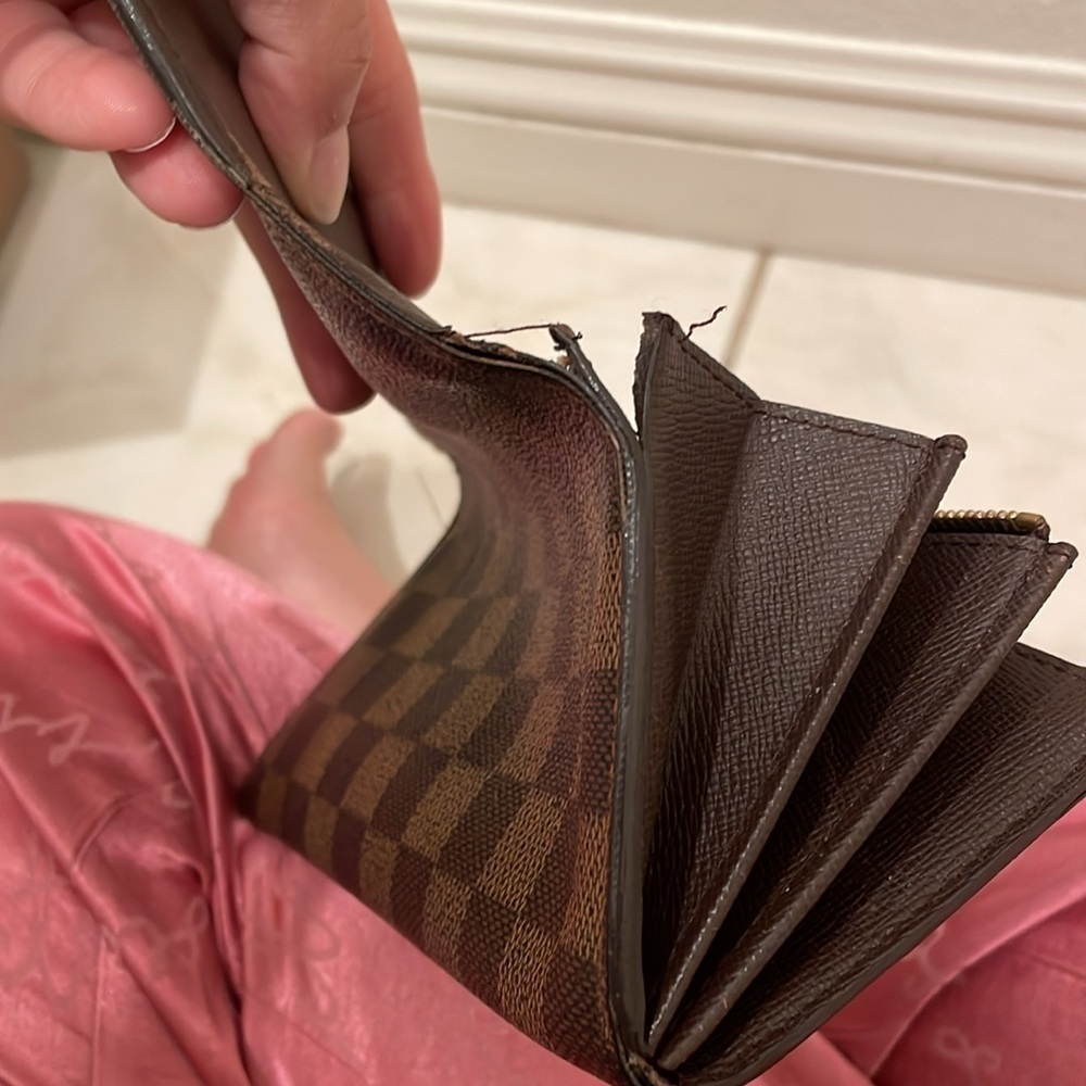 Louis Vuitton DAMIER EBENE Sarah Wallet​​​​​​​ - Picture 12 of 12